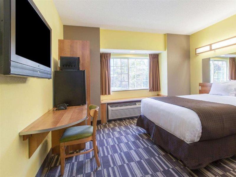 Microtel Inn & Suites By Wyndham Johnstown Eksteriør bilde