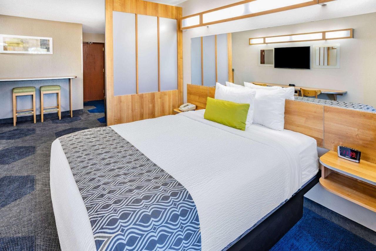 Microtel Inn & Suites By Wyndham Johnstown Eksteriør bilde