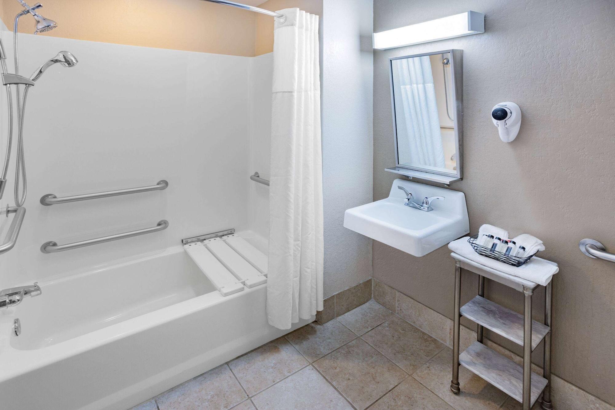 Microtel Inn & Suites By Wyndham Johnstown Eksteriør bilde