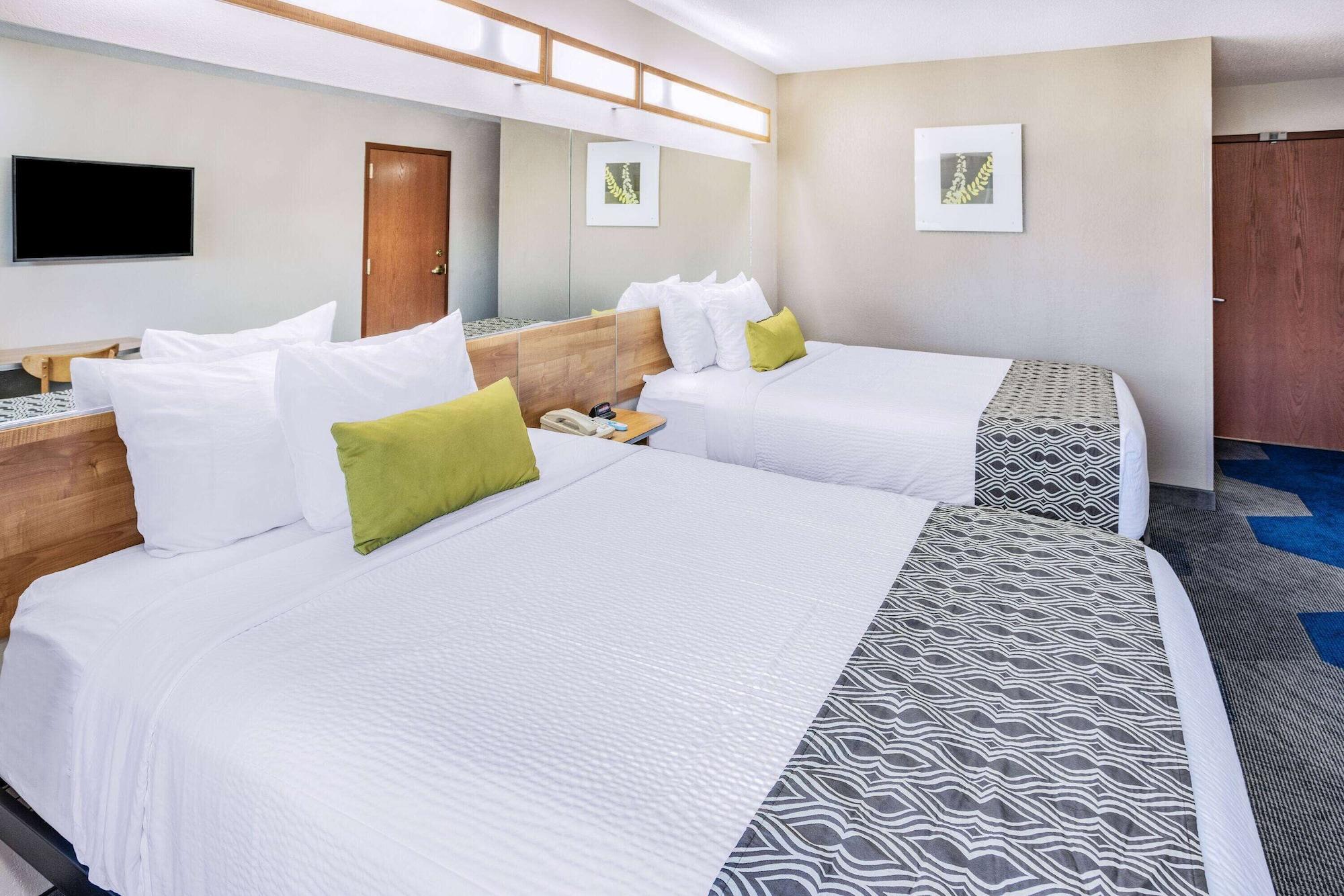 Microtel Inn & Suites By Wyndham Johnstown Eksteriør bilde