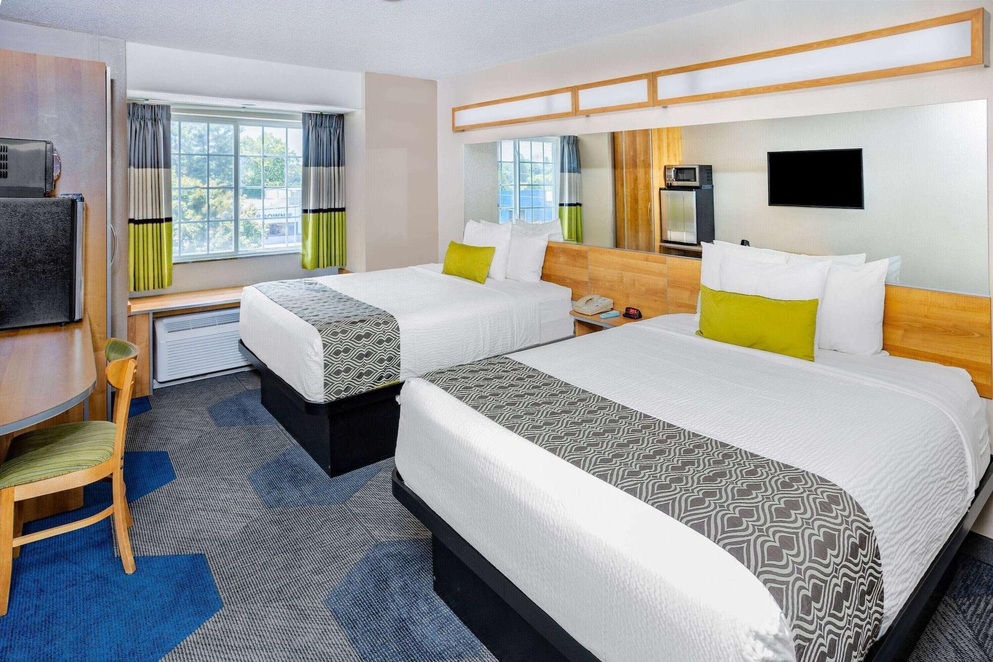 Microtel Inn & Suites By Wyndham Johnstown Eksteriør bilde