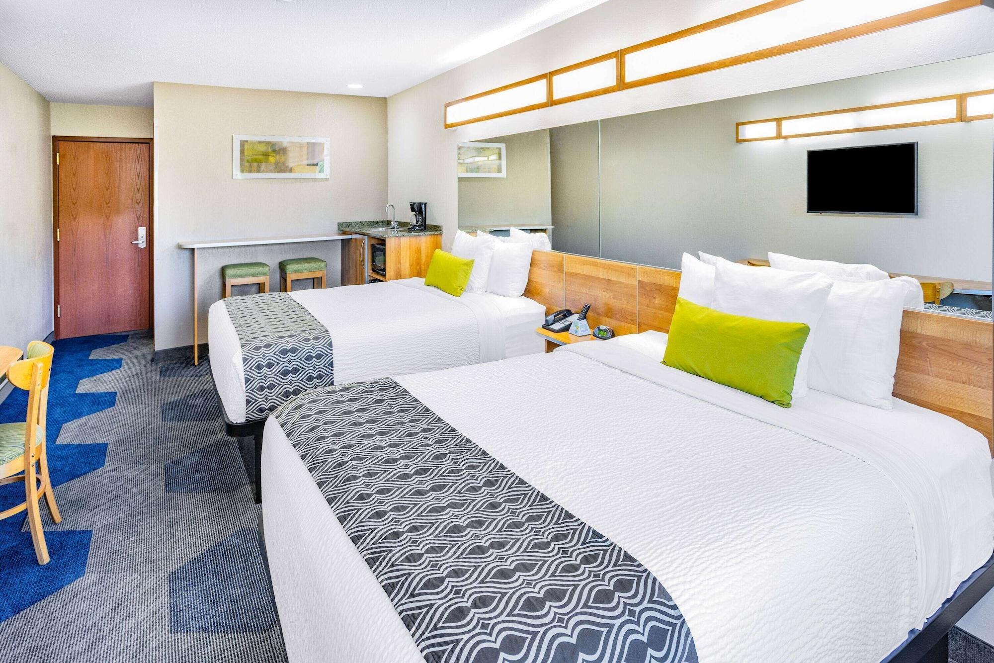 Microtel Inn & Suites By Wyndham Johnstown Eksteriør bilde